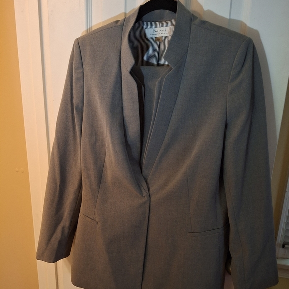 TAHARI two-piece pantsuit - Picture 1 of 7